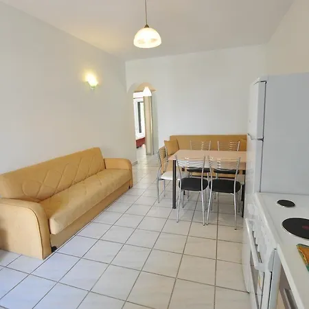Acharavi Garden Szálloda 3*