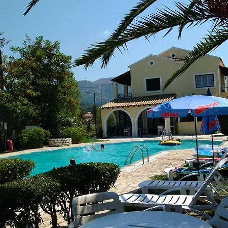 Acharavi Garden מלון