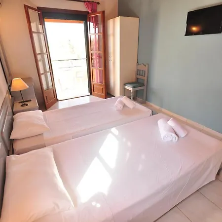 Acharavi Garden מלון אצ'ארבי