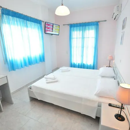 מלון Acharavi Garden אצ'ארבי