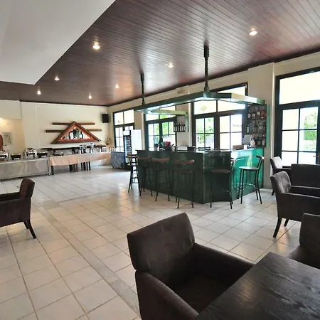 מלון Acharavi Garden