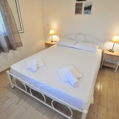 Hotel Acharavi Garden