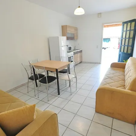 Acharavi Garden أخارافي