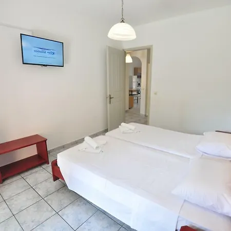 Acharavi Garden أخارافي