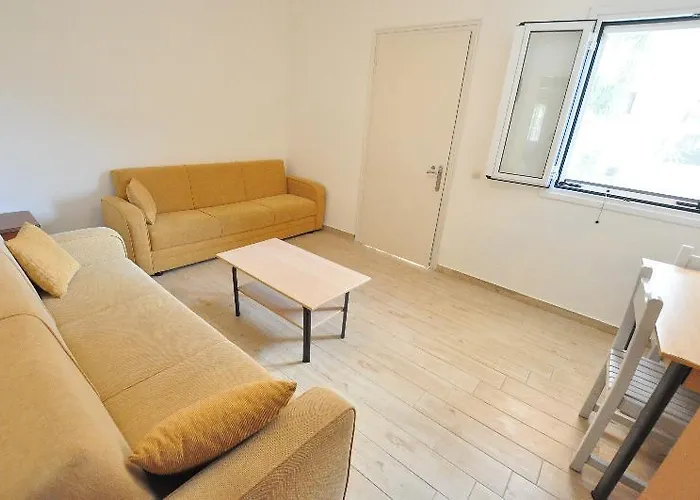 Acharavi Garden Hotel 3*